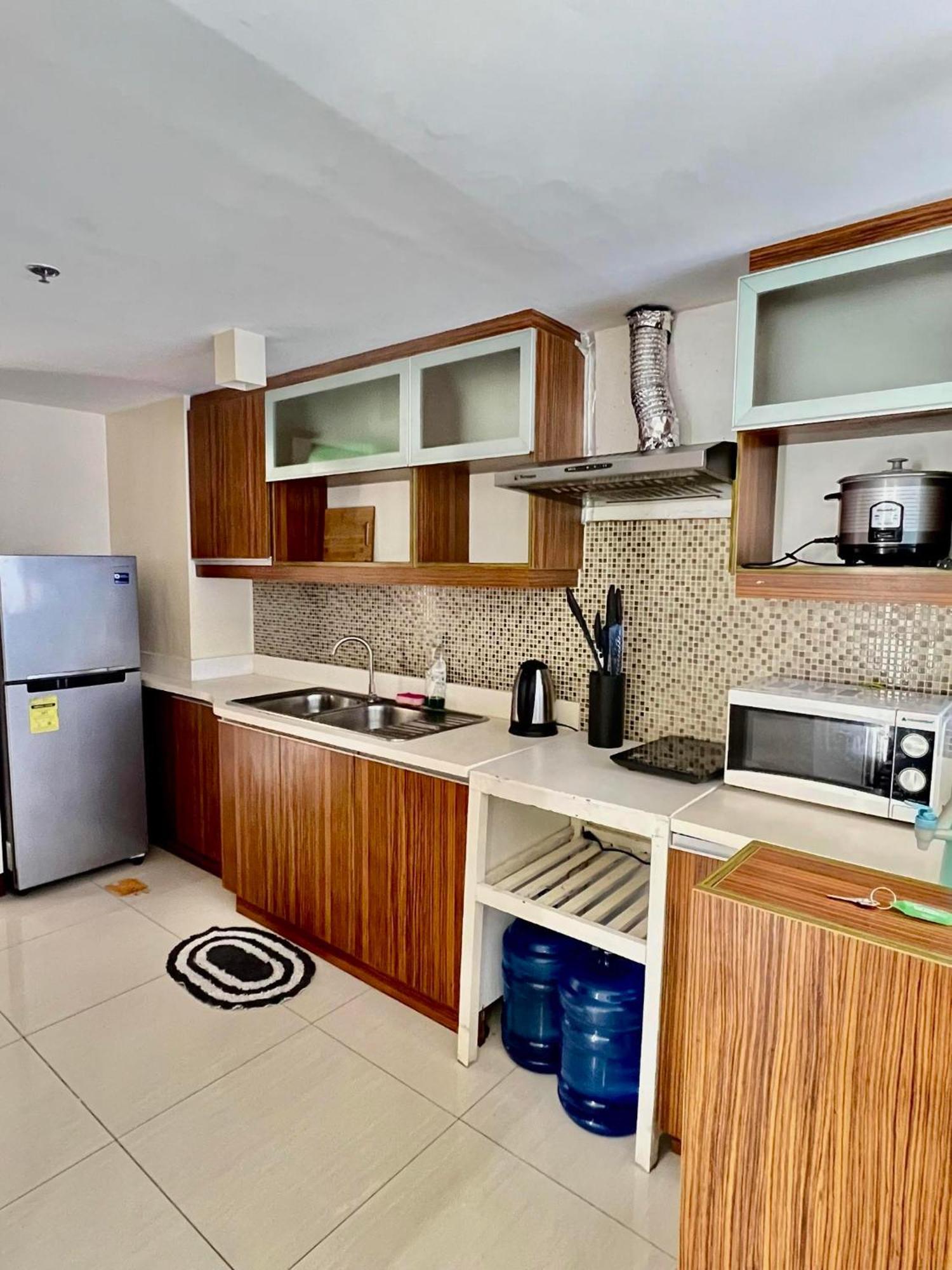 Spacious And Cozy 2-br In Apartment *